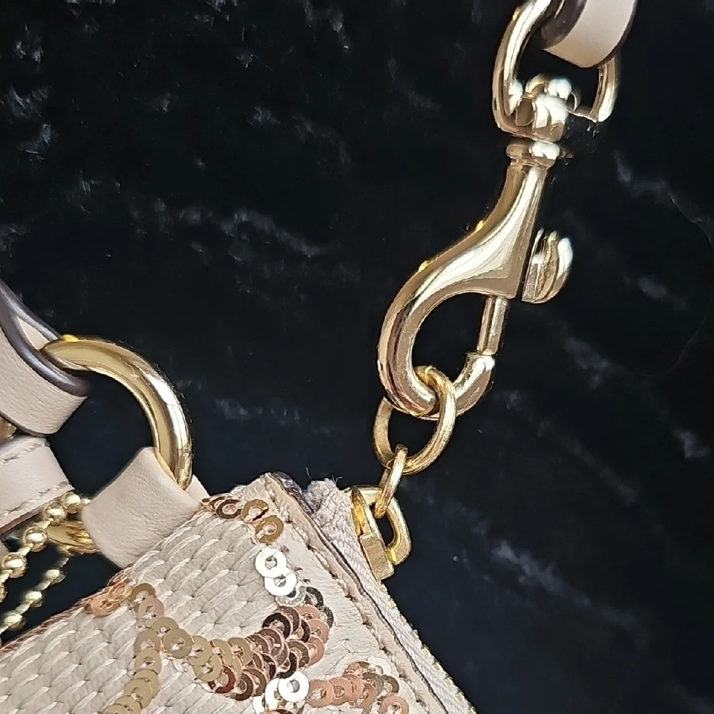 Coach Gold Sequin Wristlet NWT with Signature Monogram With Coach Box✨️✨️✨️ - Picture 6 of 11